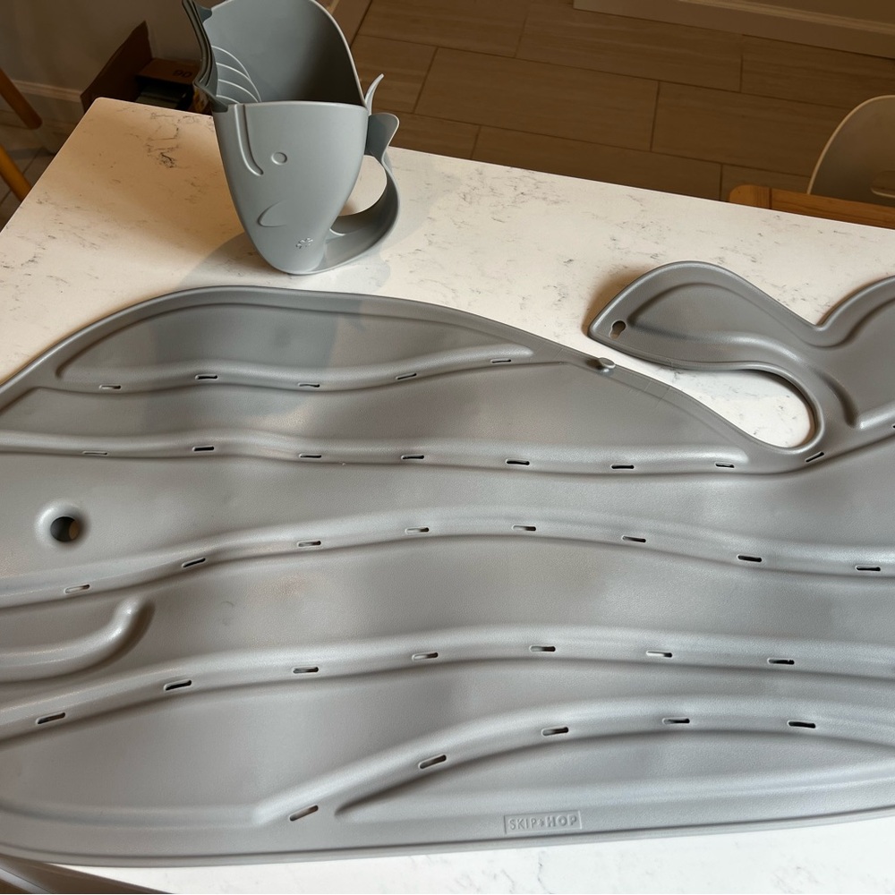 Skip Hop Gray Whale Bath Set